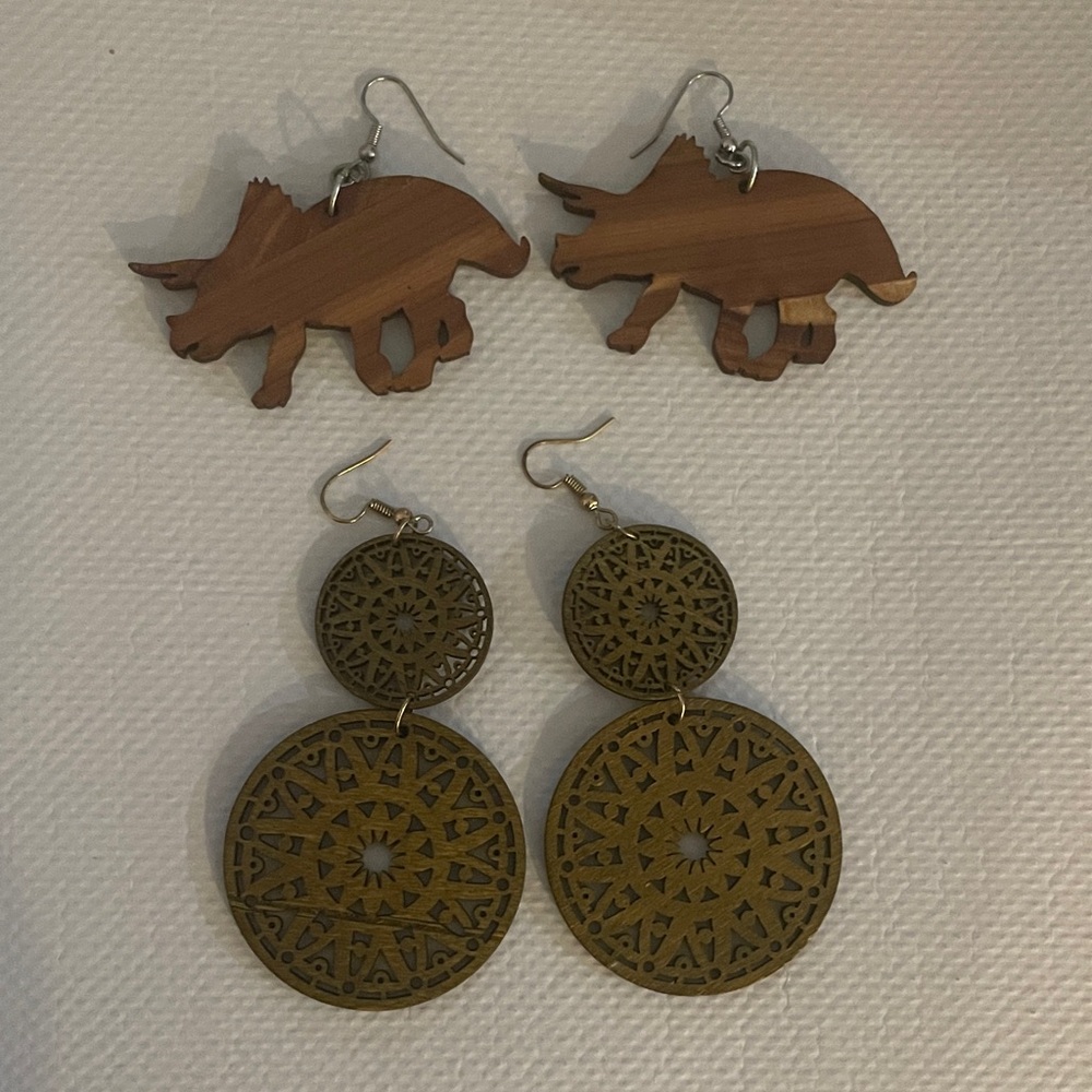 Laser cut earrings - Picture 2 of 2
